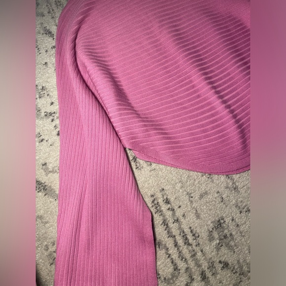 PINK ROSE 🥀 🌹 🩷 Ribbed Crop top sweater NWT - Picture 3 of 12
